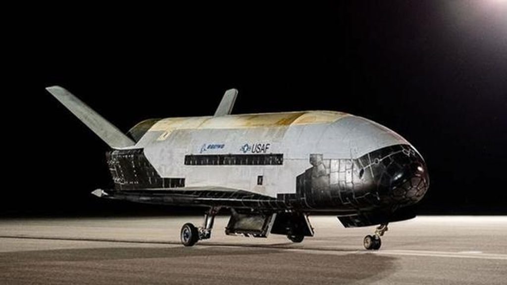 Çin'in sırlarla dolu uzay uçağı, yörüngeye bilinmeyen bir cisim daha bıraktı 1 cinin sirlarla dolu uzay ucagi yorungeye bilinmeyen bir cisim daha birakti V2YPVDhj