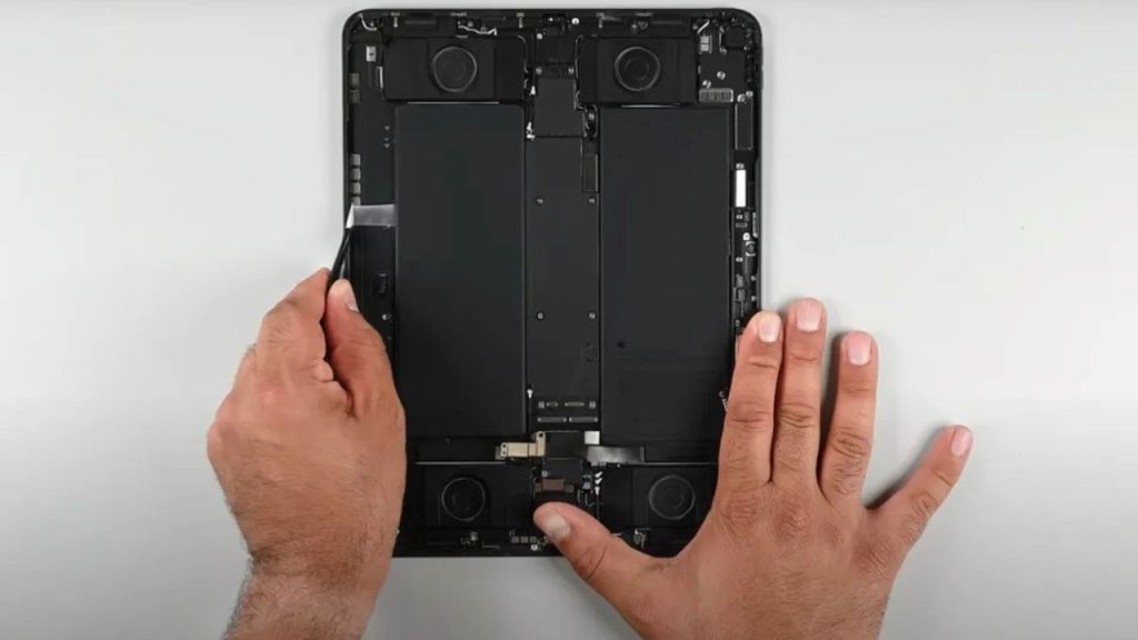 ifixit yeni m4 ipad pronun pilini daha kolay degistirmeyi sagliyor 4u76lxKp